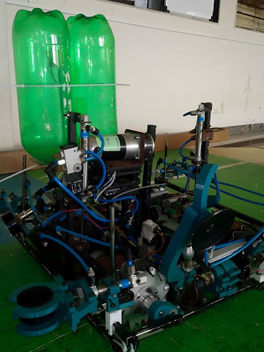 Robot R1